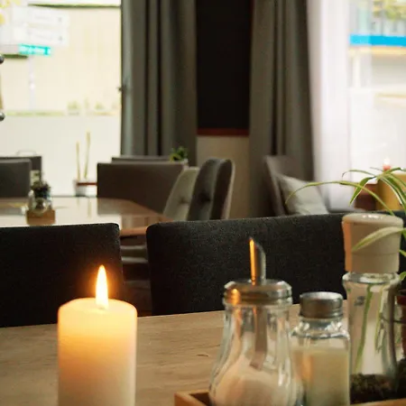 酒店 Schillers & Cafe - Garni -