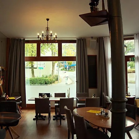 Schillers & Cafe - Garni -