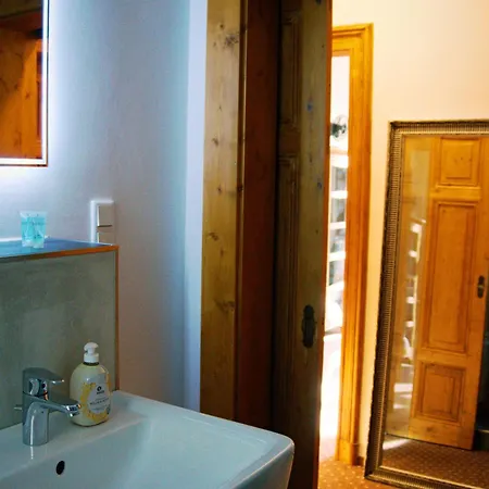 Отель Schillers & Cafe - Garni - 3*