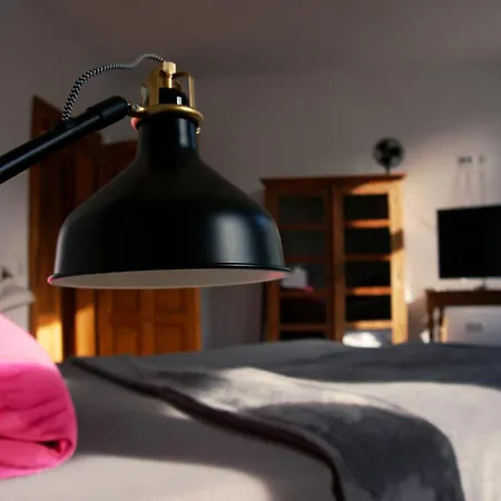 Schillers & Cafe - Garni - 호텔 3*