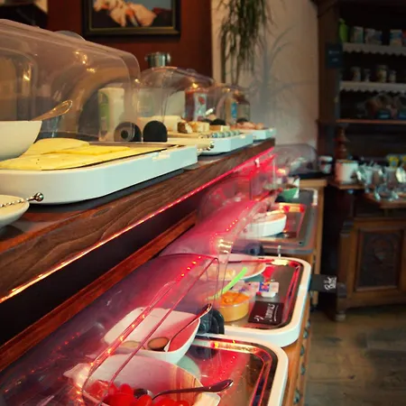 Schillers & Cafe - Garni - Отель