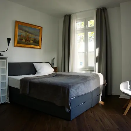 Schillers & Cafe - Garni - 3* Люденшайд