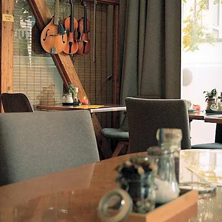 Отель Schillers & Cafe - Garni - 3*