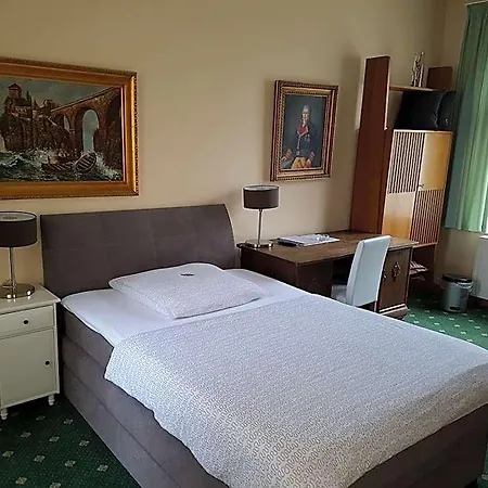 Hotel Schillers Hotel&café - Garni - 3*