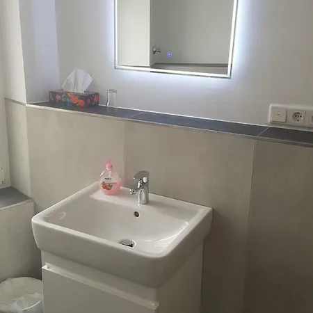 Отель Schillers & Cafe - Garni - Люденшайд