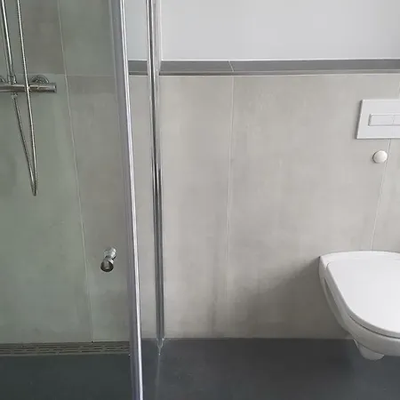 Отель Schillers & Cafe - Garni -