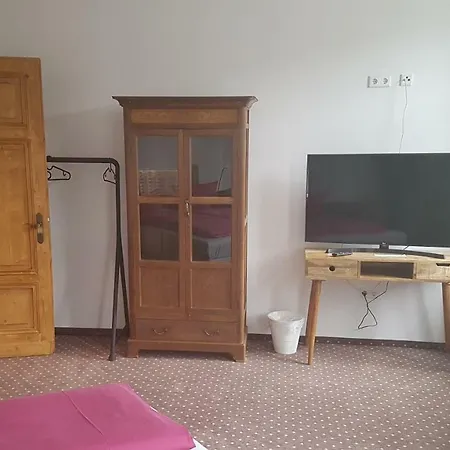 Schillers & Cafe - Garni - Отель 3*