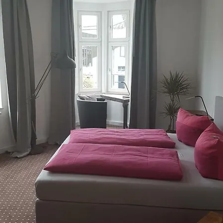 Schillers & Cafe - Garni -