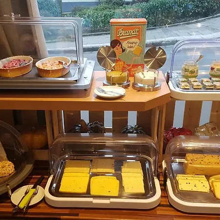 Отель Schillers & Cafe - Garni - 3*