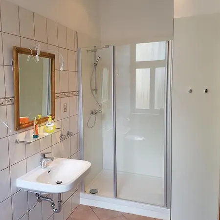 Schillers & Cafe - Garni - Отель 3*