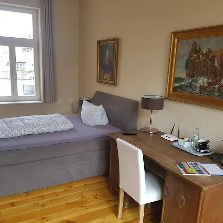 Отель Schillers & Cafe - Garni -