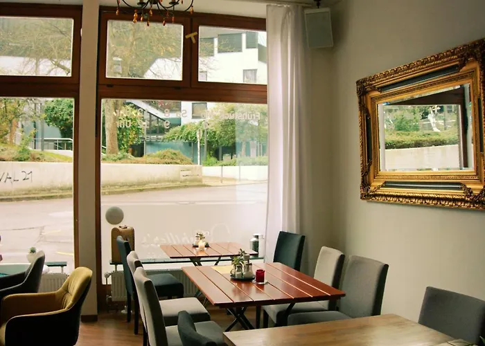 Schillers & Cafe - Garni - 뤼덴샤이드