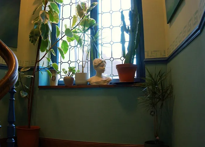 Schillers & Cafe - Garni - 호텔 뤼덴샤이드