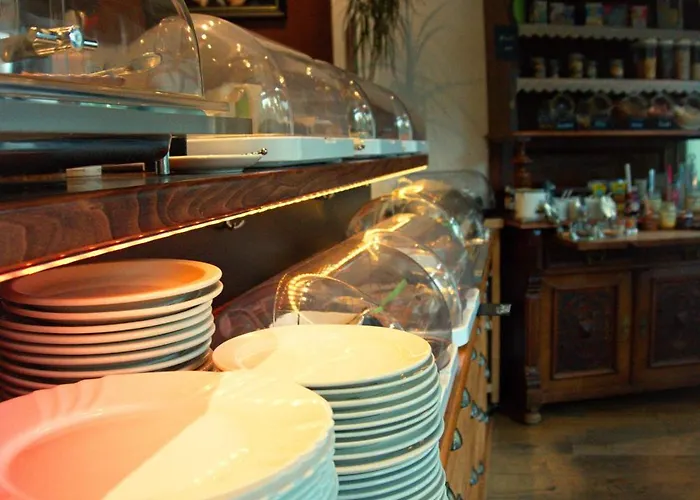 Schillers & Cafe - Garni - 호텔 뤼덴샤이드