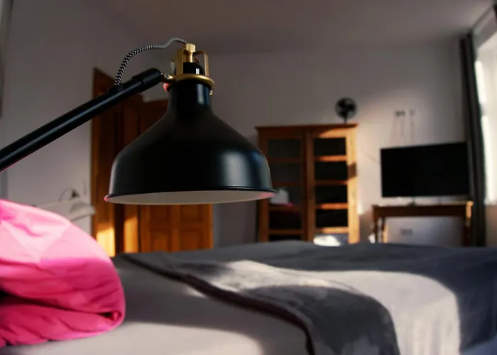 Schillers & Cafe - Garni - 호텔 3*