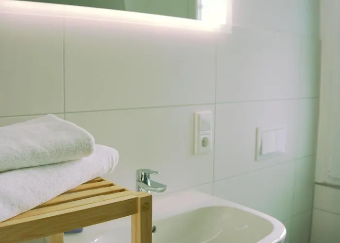 호텔 Schillers & Cafe - Garni - 뤼덴샤이드