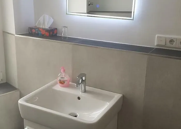 호텔 Schillers & Cafe - Garni - 뤼덴샤이드