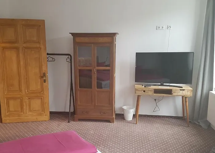 Schillers & Cafe - Garni - Hotel 3*