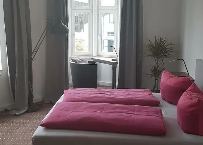 Schillers & Cafe - Garni -