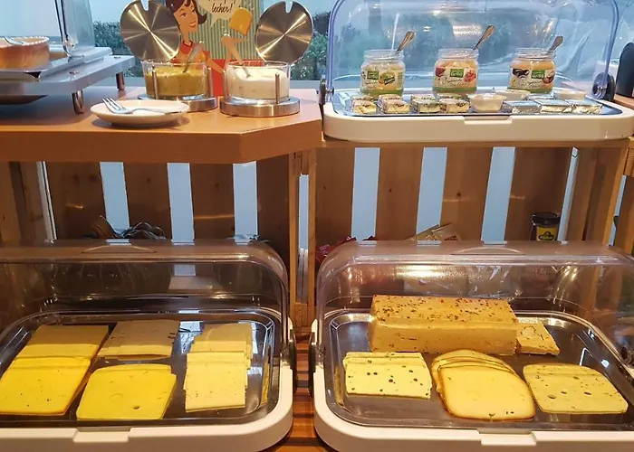 호텔 Schillers & Cafe - Garni - 뤼덴샤이드