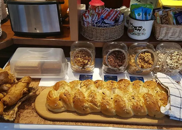 호텔 Schillers & Cafe - Garni - 뤼덴샤이드