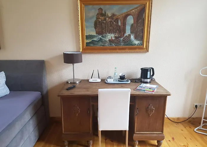 Schillers & Cafe - Garni - 3*